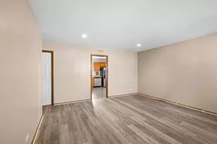 18945 W Old Plank Rd, Grayslake, IL 60030 - Photo 5