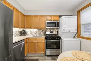 10123 Hartford Ct, Schiller Park, IL 60176 - Photo 9