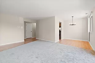 15723 Peggy Ln, Oak Forest, IL 60452 - Photo 13