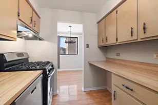 15723 Peggy Ln, Oak Forest, IL 60452 - Photo 5