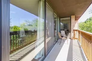 5600 Hillcrest Ln, Lisle, IL 60532 - Photo 7