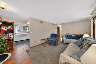 871 S Chatham Ave, Addison, IL 60101 - Photo 3