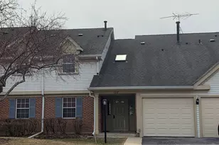 122 Stirling Ln, Schaumburg, IL 60194 - Photo 1