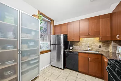 550 W Surf Street #215, Chicago, IL 60657 - Photo 9