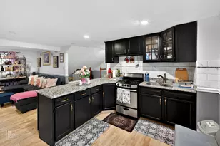 5250 W Drummond Pl, Chicago, IL 60639 - Photo 13