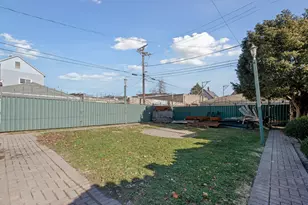 9517 S Escanaba Ave, Chicago, IL 60617 - Photo 25