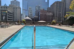 10 E Ontario St, Chicago, IL 60611 - Photo 11