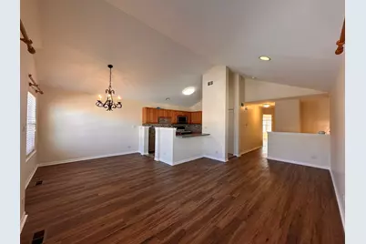 437 Pine Lake Circle, Vernon Hills, IL 60061 - Photo 5