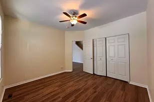 437 Pine Lake Cir, Vernon Hills, IL 60061 - Photo 11