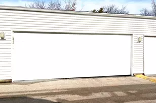 175 N Waters Edge Dr, Glendale Heights, IL 60139 - Photo 11