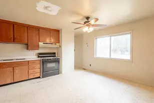 529 Newberry Dr, Streamwood, IL 60107 - Photo 5