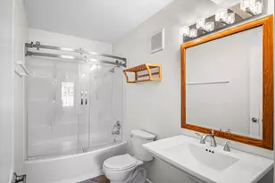 629 Derry Ct, Schaumburg, IL 60193 - Photo 15