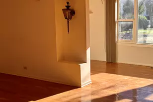 304 E Hawthorne Dr, Round Lake Beach, IL 60073 - Photo 11