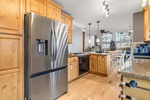 221 Sandy Point Ln, Lake Zurich, IL 60047 - Photo 21