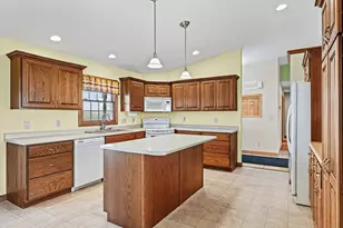 8735 N 2000 E Rd, Fairbury, IL 61739 - Photo 11