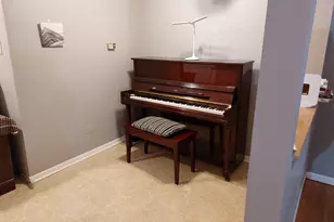 16 King Arthur Ct, Northlake, IL 60164 - Photo 9