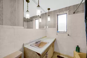 714 W Pleasant St, Villa Park, IL 60181 - Photo 17