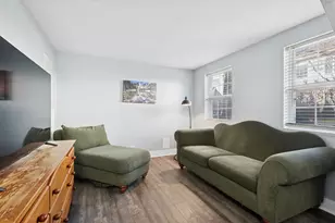 307 E Victoria Cir, North Aurora, IL 60542 - Photo 11