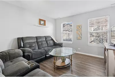 307 E Victoria Circle, North Aurora, IL 60542 - Photo 5