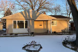 155 W Wayne Pl, Wheeling, IL 60090 - Photo 1