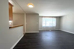 155 W Wayne Pl, Wheeling, IL 60090 - Photo 3