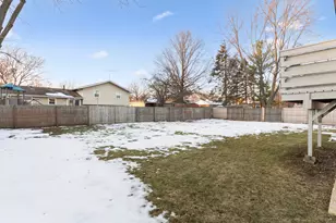 105 Blackhawk Dr, Minooka, IL 60447 - Photo 25