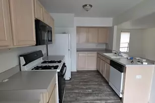 1066 Four Seasons Blvd, Aurora, IL 60504 - Photo 5