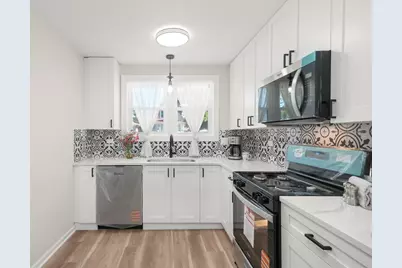 120 Hyde Park Avenue, Bellwood, IL 60104 - Photo 9