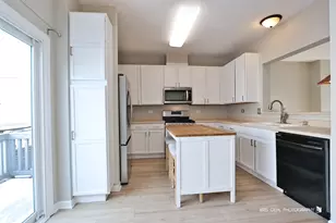 2232 Daybreak Dr, Aurora, IL 60503 - Photo 7