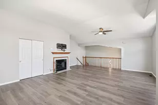 615 Grosse Pointe Cir, Vernon Hills, IL 60061 - Photo 5