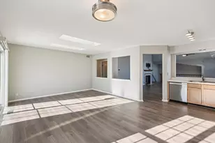 615 Grosse Pointe Cir, Vernon Hills, IL 60061 - Photo 9