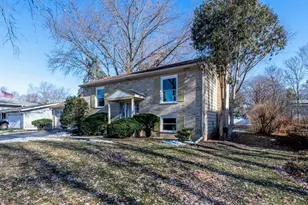 719 Webster St, Algonquin, IL 60102 - Photo 3