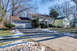 719 Webster St, Algonquin, IL 60102 - Photo 1