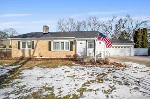 1011 James St, Geneva, IL 60134 - Photo 1