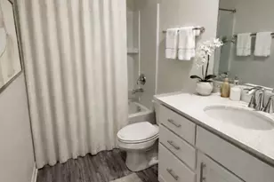 1654 Bentz Way, Batavia, IL 60510 - Photo 9