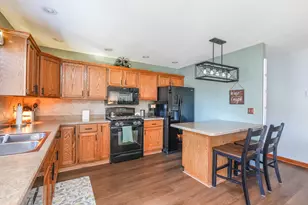 1135 Guinevere Ln, Bourbonnais, IL 60914 - Photo 9