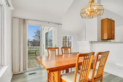 714 S Rosehall Lane, Round Lake, IL 60073 - Photo 7