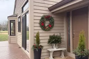 494 Shoreline Rd, Lake Barrington, IL 60010 - Photo 3