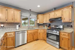 2821 Abbington Dr, New Lenox, IL 60451 - Photo 9