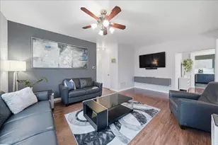 143 Heritage Ln, Streamwood, IL 60107 - Photo 3