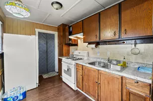 915 Dawes Ave, Joliet, IL 60435 - Photo 3