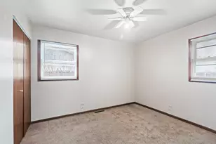 933 Ridge Ave, Mundelein, IL 60060 - Photo 7