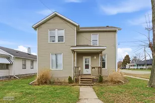 328 E Superior St, Ottawa, IL 61350 - Photo 1