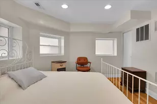 1647 W Sherwin Ave, Chicago, IL 60626 - Photo 13