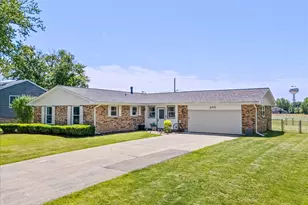 210 Georgeanna St, Yorkville, IL 60560 - Photo 1