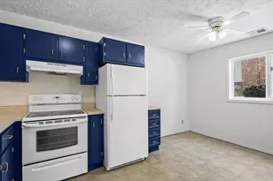 1916 Tracy Dr, Bloomington, IL 61704 - Photo 17