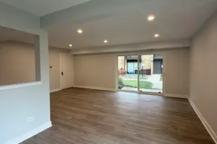 1173 S Forums Ct, Wheeling, IL 60090 - Photo 3