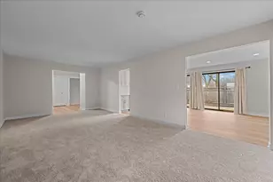 1533 S County Farm Rd, Wheaton, IL 60189 - Photo 3