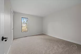 1533 S County Farm Rd, Wheaton, IL 60189 - Photo 9