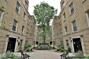 229 Washington Blvd, Oak Park, IL 60302 - Photo 1